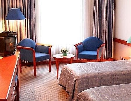 Tori Hotel Тбилиси Стая снимка